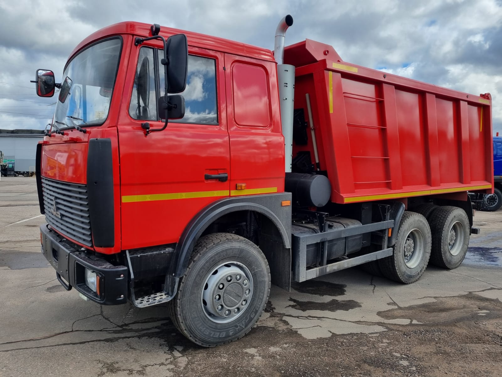 Самосвал МАЗ-551605-280-050