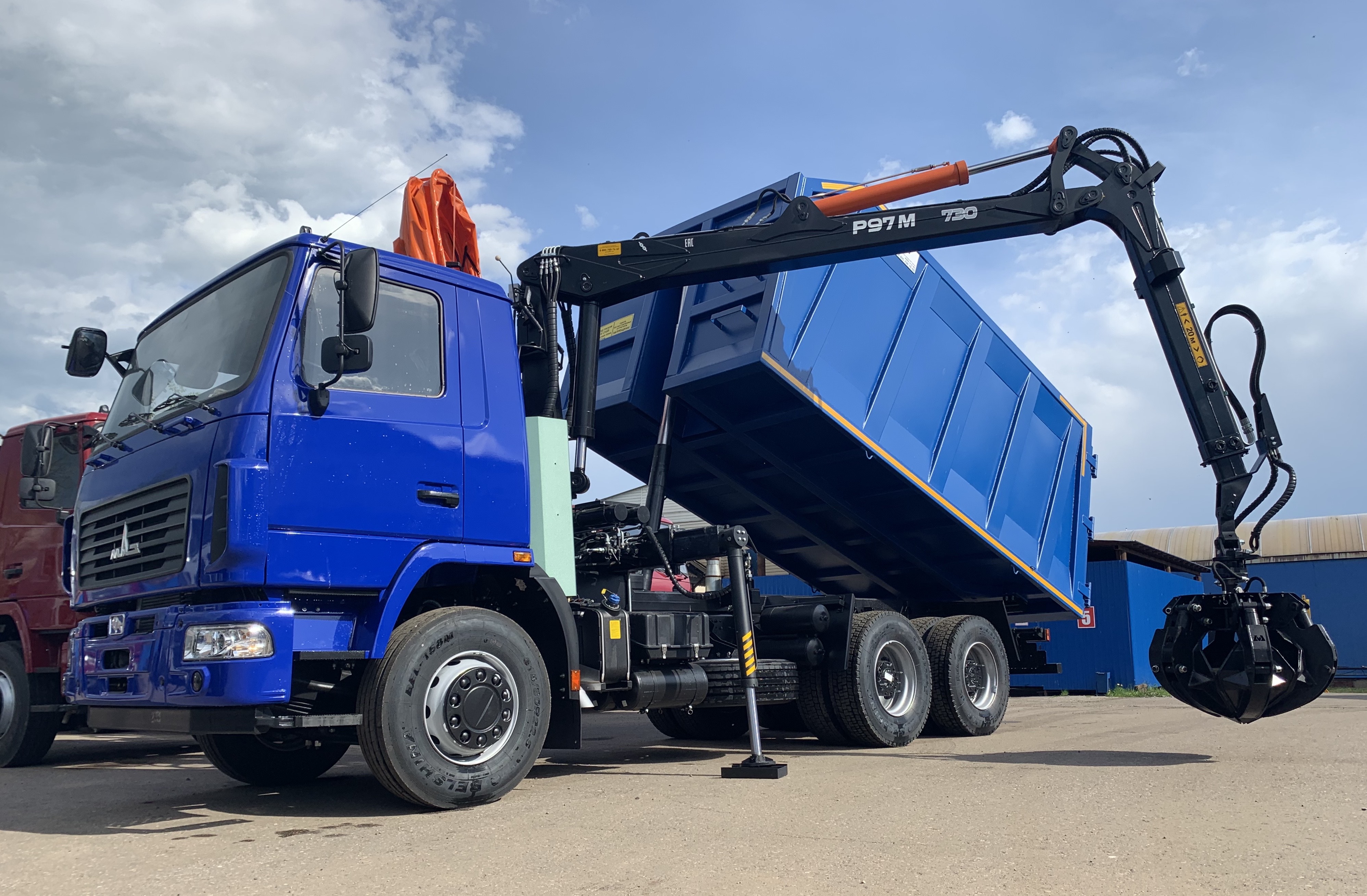 Ломовоз Р97М грейфер ГЛ-6М на шасси МАЗ 631228-8575-012